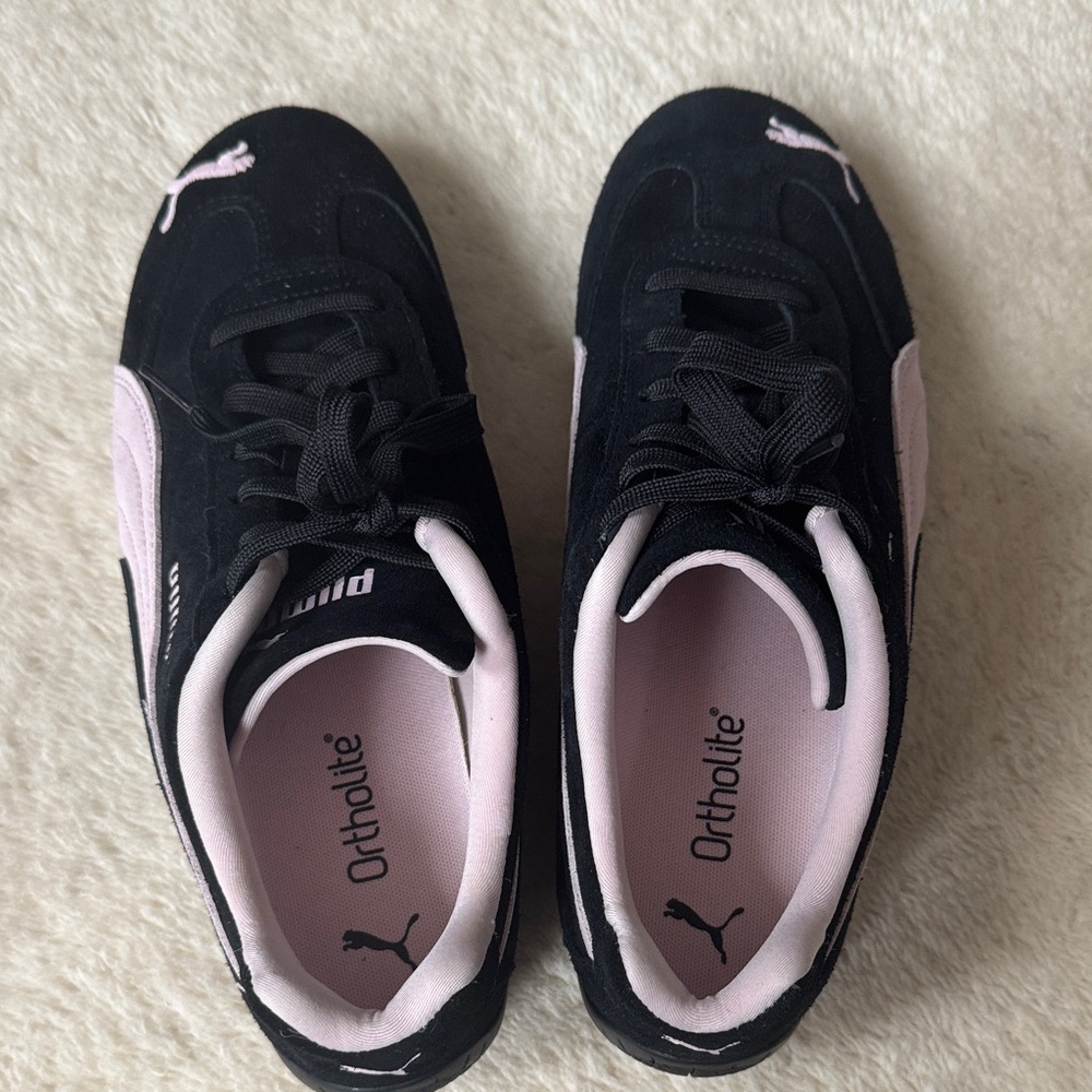 Puma Women's Black and Light Pink Sneakers